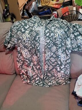 Green Floral & Geometric Short-Sleeve Button-Down